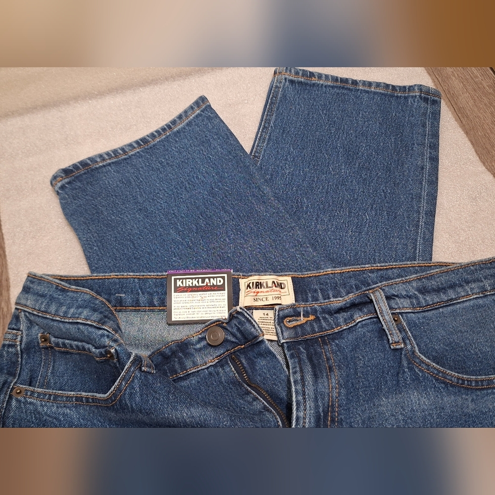 Kirkland Signature Women's Classic Blue Straight Leg Jeans